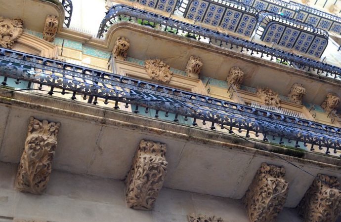 Ripartizione spese parapetti balconi aggettanti