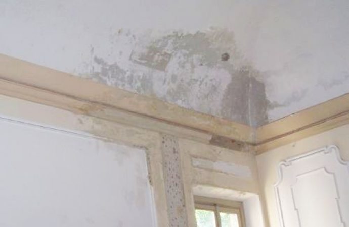 Trasloco a causa delle infiltrazioni dal terrazzo. Danni