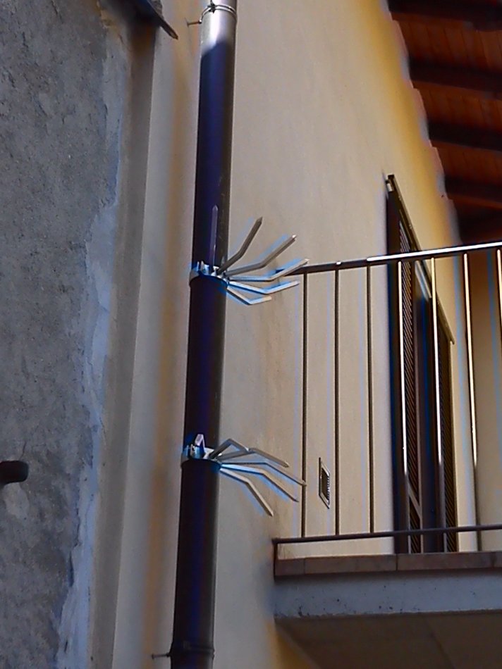 Dissuasore Antifurto Con Punte In Acciaio Per Pluviali Tubi Esterni Da O0 130 Mm Goffrato Nero Online - Foto 2