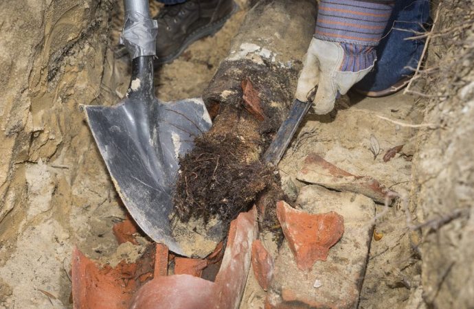 rottura colonna di scarico chi paga