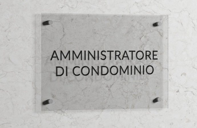 Amministratore obblighi di affissione