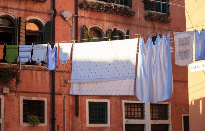 Panni Che Gocciolano In Condominio