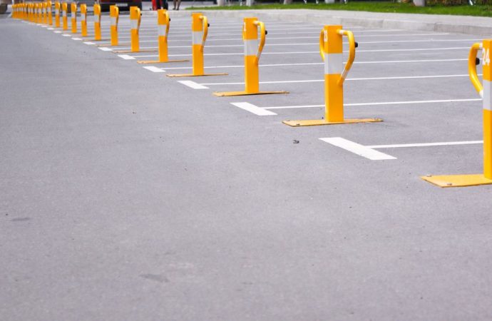 Installazione dissuasori di parcheggio su posto auto in condominio