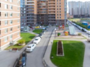 Danni agli spazi comuni: la responsabilità dell'inquilino, quelle del proprietario e la richiesta dei danni