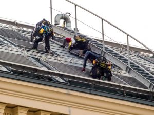 Rifacimento del tetto nel condominio parziale: la votazione in assemblea e la ripartizione delle spese