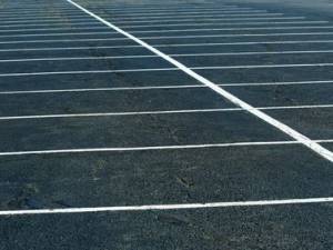 Asfaltatura dei posti auto condominiali: si tratta di innovazione o di semplice intervento manutentivo?