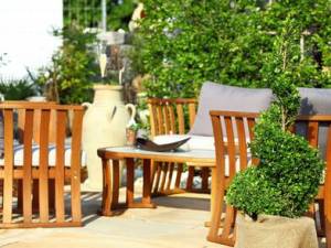 Trasformare la terrazza a livello in un ambiente abitabile senza i permessi integra il reato di abusivismo edilizio