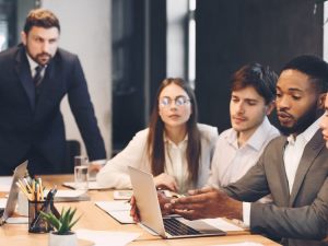 I condomini presenti per delega devono essere conteggiati ai fini del calcolo del quorum deliberativo e costitutivo dell'assemblea