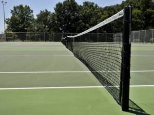 Infiltrazioni dal campo da tennis condominiale? Il condominio deve risarcire i danni