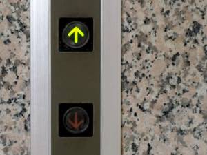Per le spese riguardanti l'installazione dell'ascensore ex novo, si applica l'articolo 1124 del codice civile?