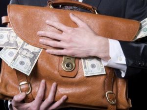 Bollette ritoccate, artifici contabili, percentuale sulle ristrutturazioni. Ecco come alcuni truccano le spese condominiali