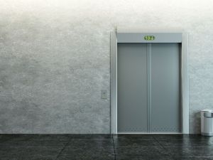 Illegittima l'installazione dell'ascensore se preclude o limita il diritto di godimento dei beni comuni.