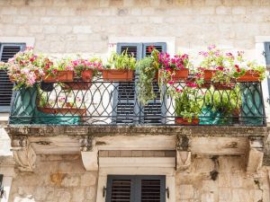 Manutenzione frontalini e fioriere. Ecco come ripartire correttamente le spese
