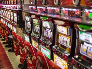 Il condominio sfratta le slot machine