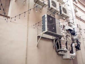 Gli impianti di condizionamento soggiacciono alla normativa sulle distanze legali?