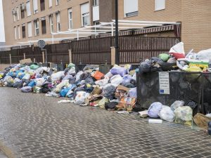 Tutela del decoro urbano. Se i condòmini non rispettano le norme sulla raccolta differenziata non è un problema dell'amministratore di condominio