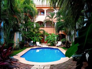 L'amministratore può sostituire le maioliche della piscina condominiale con mandato generico senza ratifica assembleare