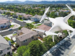 Fotografie scattate da droni in condominio: cosa dice la legge?