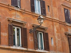 Il termine di un anno per la denuncia dei gravi difetti dell'immobile non decorre dalla data del dibattito assembleare.