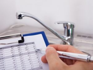 Contatore guasto e consumi eccessivi dell'acqua. Si pagano ugualmente le spese se il condomino non impugna la delibera