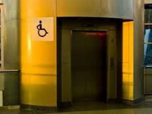 Stop ai lavori se l'ascensore è troppo pericoloso per i condomini
