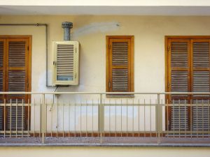 Pavimento balcone in condominio, manutenzione, spese e danni