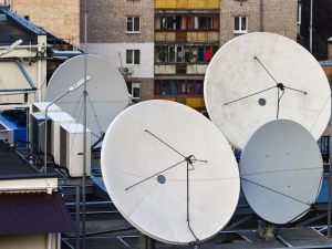 Troppe antenne TV vicine a scuole e condomini. Comune condannato per mancata vigilanza sulle emissioni fuori dai limiti di legge