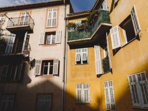 Rete su balconi, recinzioni e autorizzazione condominiale