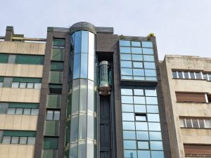 Vietato l'ascensore esterno al fabbricato che occlude la vista al singolo condomino