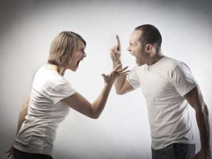 Possibile farsi giustizia da sé in condominio? Attenzione, scatta il reato di esercizio arbitrario delle proprie ragioni
