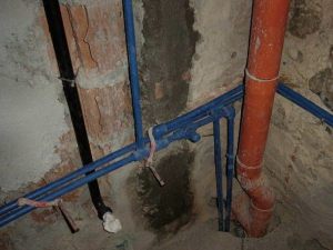 Infiltrazioni provenienti dagli scarichi condominiali: il danno e il risarcimento non sempre vanno di pari passo