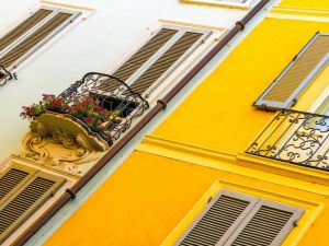 Responsabilità condominiale e caso fortuito determinato dal condomino