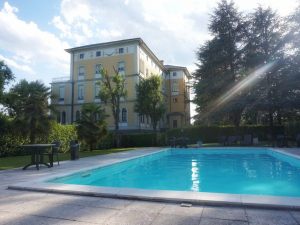 Piscina condominiale o in comunione? Regolamento decisivo