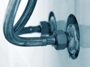 Impianto di riscaldamento ed infiltrazioni: la responsabilità dell'idraulico non esclude la responsabilità del condominio