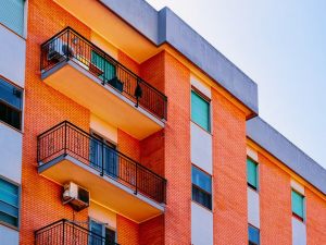 Il terrapieno che funge da supporto al Condominio deve ritenersi di natura condominiale ex art. 1117 c.c.