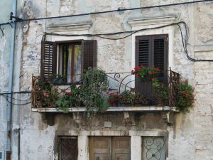 Balcone e servitù di veduta