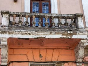 Balcone pericolante, l'assemblea può addebitare al singolo il costo della messa in sicurezza