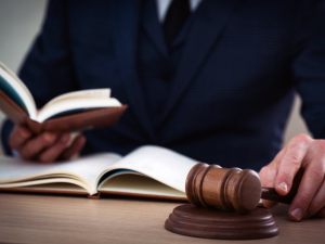 Impugnazione delibera, l'amministratore può resistere senza mandato assembleare