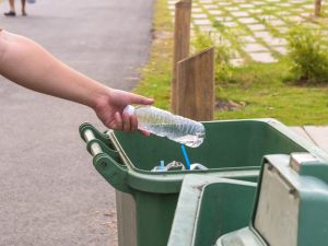 I bidoni per la raccolta differenziata in condominio devono stare negli spazi comuni