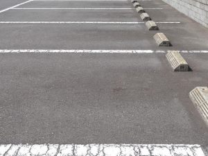 Diritto di sosta nelle parti comuni del condominio