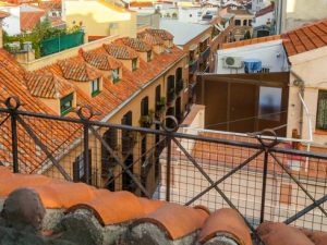 Condizionatore sul terrazzo condominiale, servono autorizzazioni?
