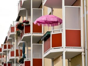 Ombrellone sul balcone: quando si può tenere