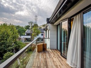 La veranda sul balcone non è una pertinenza, serve il permesso di costruire