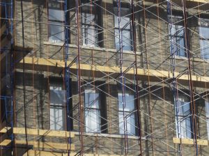 Permesso di costruire, variante e variazioni essenziali: quali differenze?