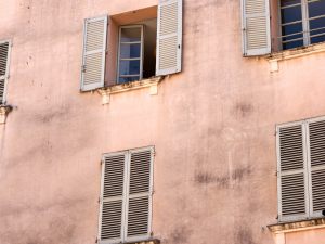 Che fare quando l'assicurazione del condominio non liquida il sinistro