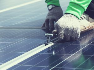 Installazione di impianti fotovoltaici: la stabilità e la sicurezza dell'edificio costituiscono condizione imprescindibile per l'esercizio della facoltà di ciascun condomino