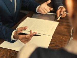 Per la lite sulla convenzione tra Comune e condominio è competente il giudice ordinario o il giudice amministrativo: la decisione delle Sezioni Unite