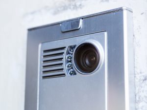 Videosorveglianza o videocitofono?