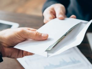 Crediti dell'amministratore uscente: la prova idonea per le anticipazioni e per i compensi
