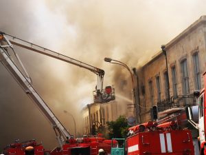 Incendio in condominio: l'amministratore paga i danni?